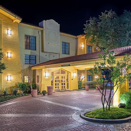 La Quinta Inn By Wyndham San Antonio I-35 N At Toepperwein Extérieur photo